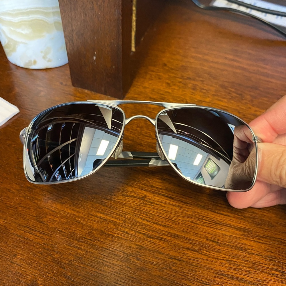 ‼️SOLD‼️ Oakley Gauge 8 Large Sunglasses